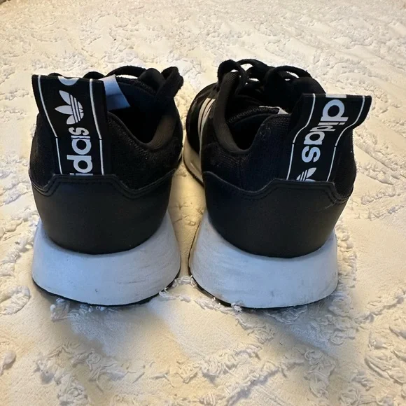 Adidas Black and White Multix Sneakers | Size 5 - Picture 4 of 7